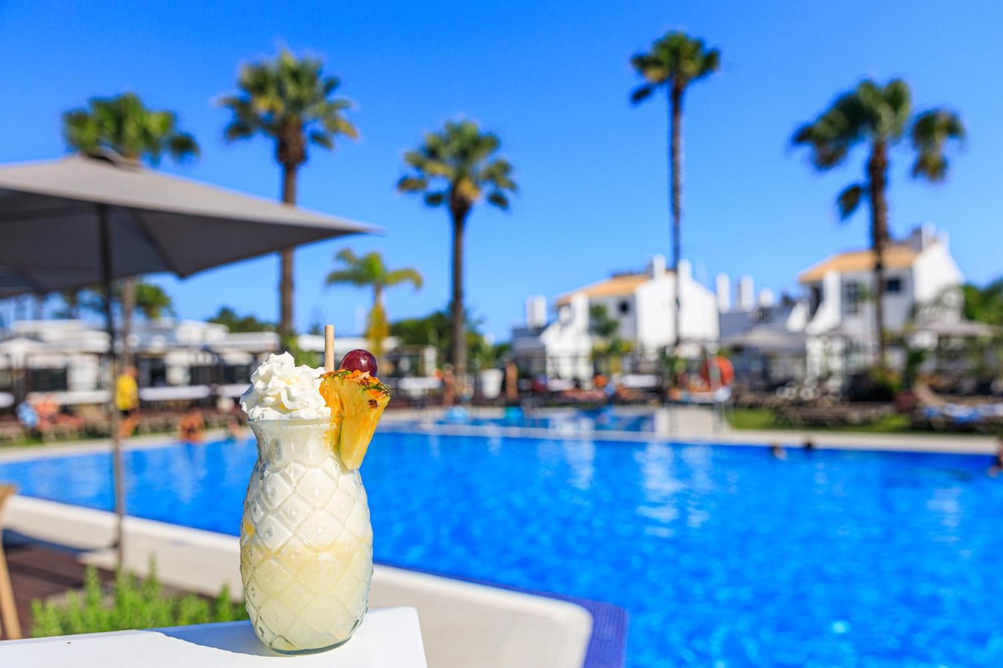 Honorio - Pool&garden Apartahotel Vilamoura